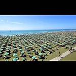 Апартаменти Beautiful Close To *