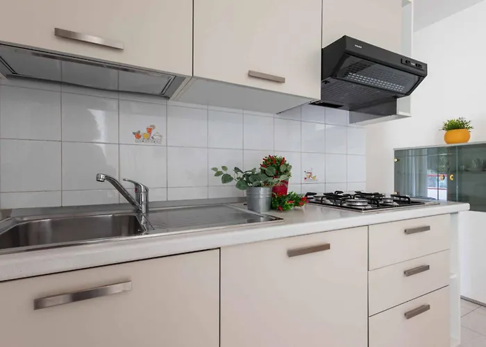 Beautiful Close To * Бібіоне